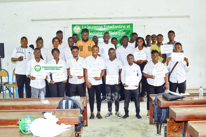 Formation en Art Oratoire à l’Université Félix Houphouët-Boigny par la Jeunesse Estudiantine et Scolaire de Blolequin : Un Succès Retentissant