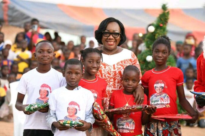 Anne Désirée Ouloto illumine le Noël des enfants de Nizahon : Une célébration mémorable